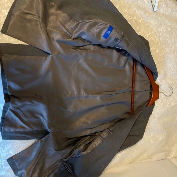 Egara Gray Men’s Suit Jacket & Pants - Picture 2 of 6